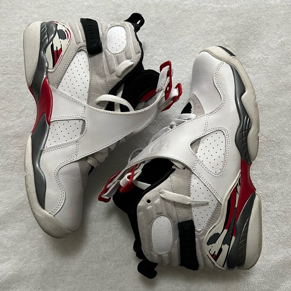 Air Jordan retro 8 “bugs bunny”